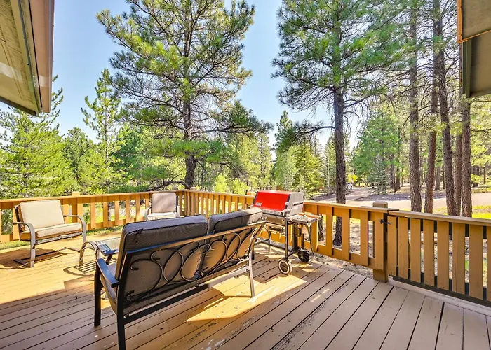 Сasa de vacaciones Forested In W/ Large Deck & Grill! *